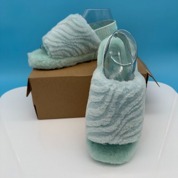 UGG‎ Women's Fluff Yeah Wavy Slide Sheepskin Slipper Sandals, Size 8, Sky Blue - Picture 1 of 12